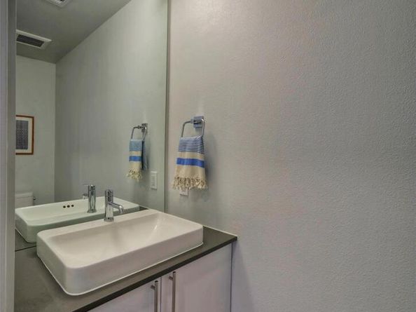 4004 Banister LN 207, Austin TX 78704