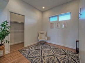 4004 Banister LN 207, Austin TX 78704