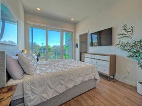 4004 Banister LN 207, Austin TX 78704