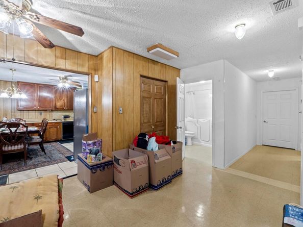 4604 Munson ST, Austin TX 78721