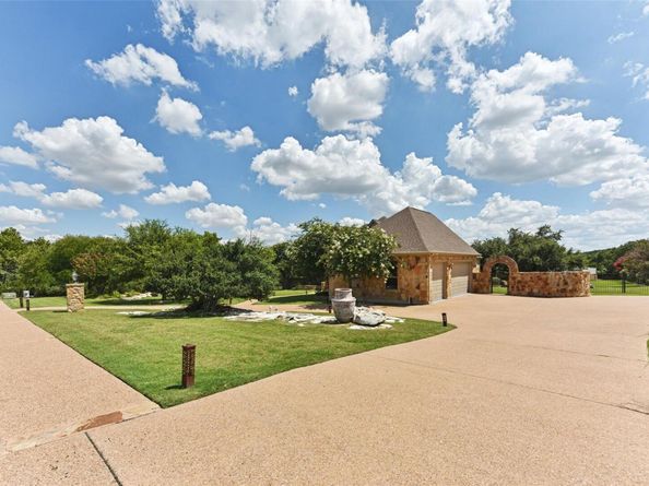 122 Silverstone DR, Georgetown TX 78633