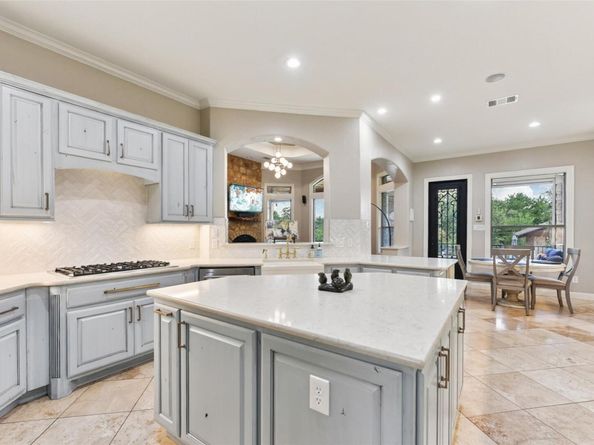 122 Silverstone DR, Georgetown TX 78633
