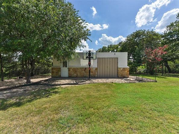 122 Silverstone DR, Georgetown TX 78633