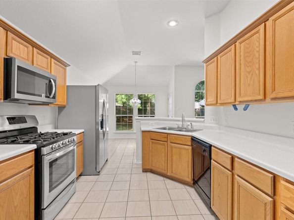 4233 Kingsburg DR, Round Rock TX 78681