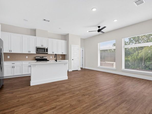 1811 Webberville RD 1210, Austin TX 78721