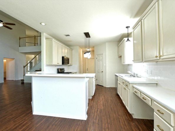 301 Gulfstream DR, Georgetown TX 78626