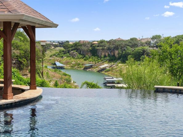 22126 Briarcliff DR, Spicewood TX 78669