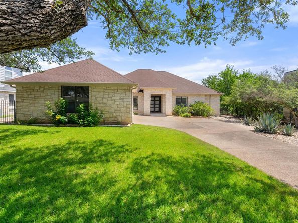 22126 Briarcliff DR, Spicewood TX 78669