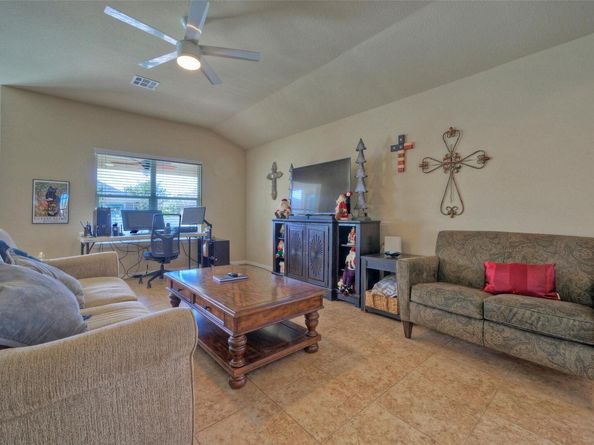 609 Noatak TRL, Pflugerville TX 78660