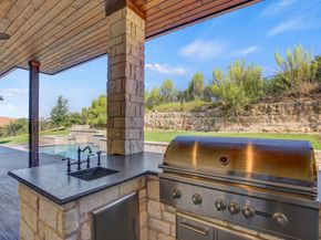 102 Canyon Turn TRL, Austin TX 78734