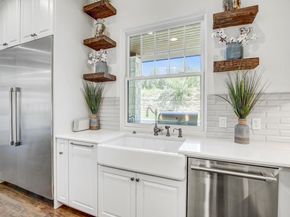 102 Canyon Turn TRL, Austin TX 78734