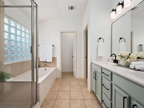 1606 Westmeadow TRL, Round Rock TX 78665