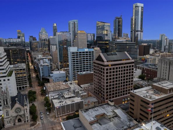 109 E 10th ST, Austin TX 78701