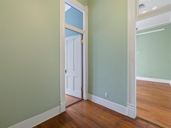 109 E 10th ST, Austin TX 78701