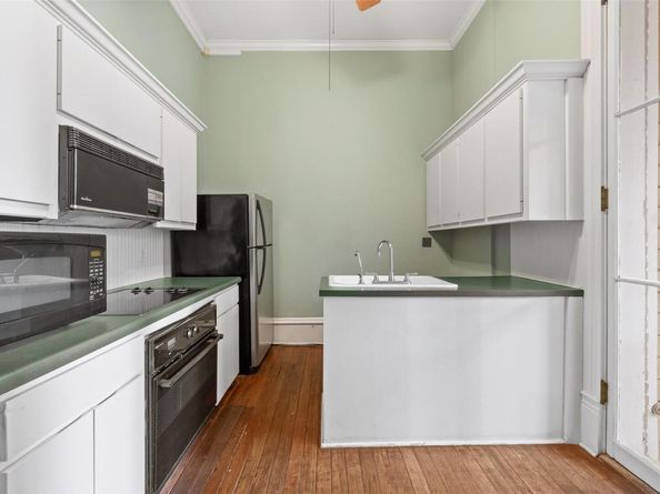 109 E 10th ST, Austin TX 78701