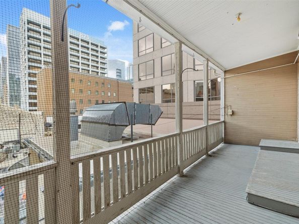 109 E 10th ST, Austin TX 78701