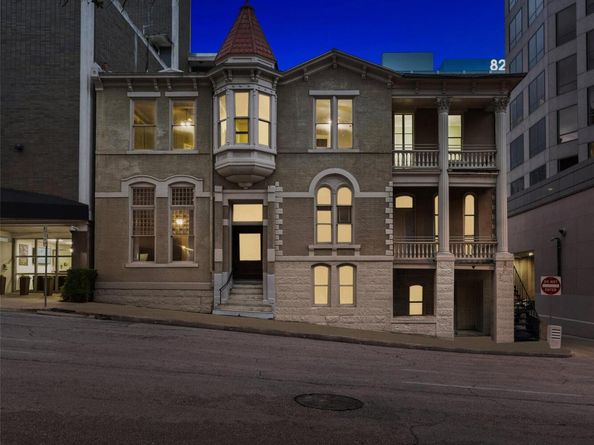 109 E 10th ST, Austin TX 78701