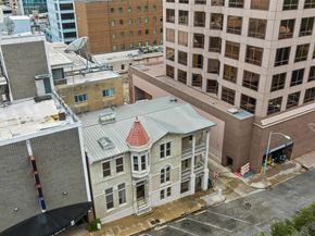109 E 10th ST, Austin TX 78701