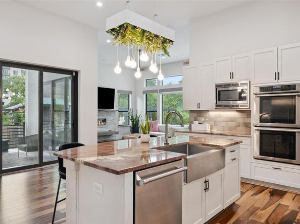 1102 W Monroe ST, Austin TX 78704