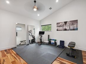 1102 W Monroe ST, Austin TX 78704