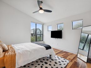 1102 W Monroe ST, Austin TX 78704