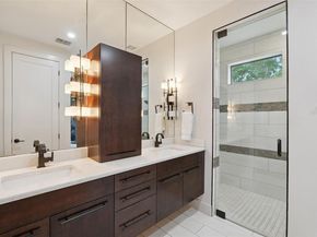 1102 W Monroe ST, Austin TX 78704