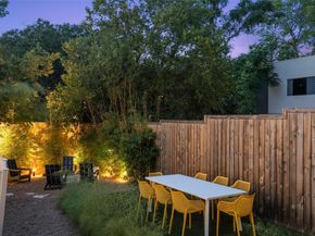1102 W Monroe ST, Austin TX 78704