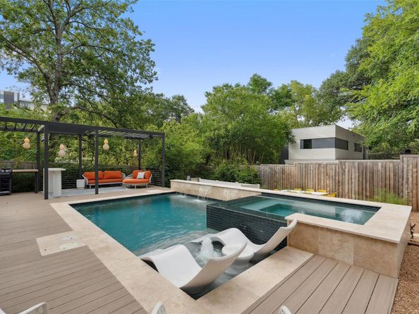 1102 W Monroe ST, Austin TX 78704