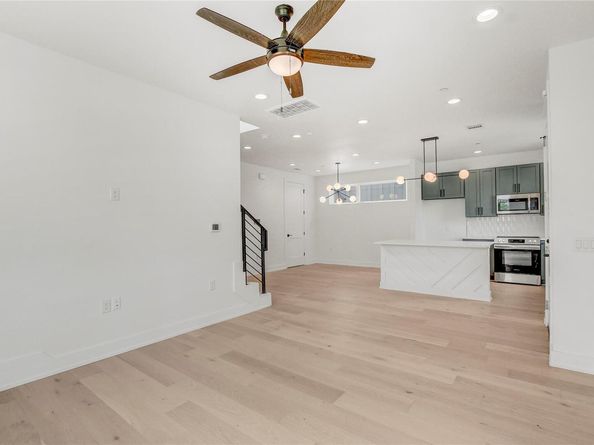 4127 E 12th ST 6, Austin TX 78721