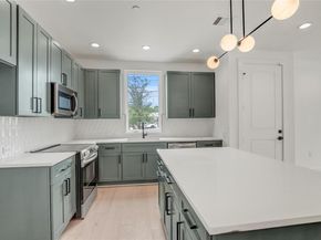 4127 E 12th ST 6, Austin TX 78721