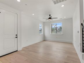 4127 E 12th ST 6, Austin TX 78721