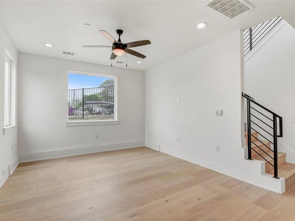 4127 E 12th ST 6, Austin TX 78721