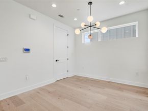 4127 E 12th ST 6, Austin TX 78721