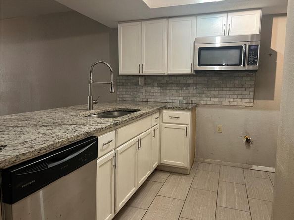 6900 Lovely LN, Austin TX 78744