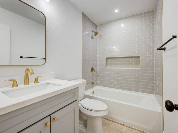 11411 Ptarmigan Dr, Austin TX 78758