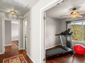 7716 Waldon DR E, Austin TX 78750