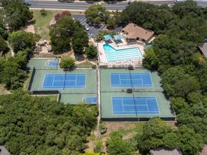 7716 Waldon DR E, Austin TX 78750