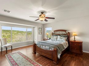 7716 Waldon DR E, Austin TX 78750