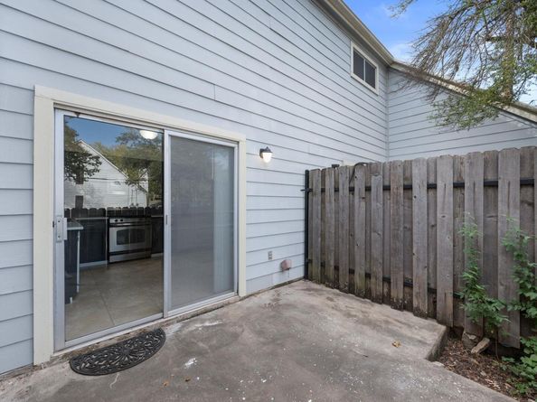 8330 Fathom CIR 102, Austin TX 78750