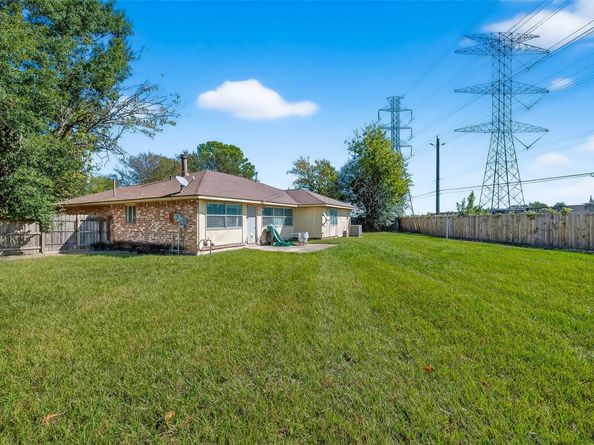 14003 Valley Grove DR, Houston TX 77066