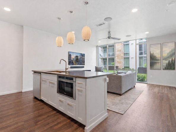 1600 Barton Springs RD 2102, Austin TX 78704