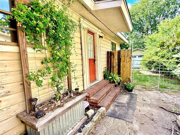 1911 Pasadena DR, Austin TX 78757