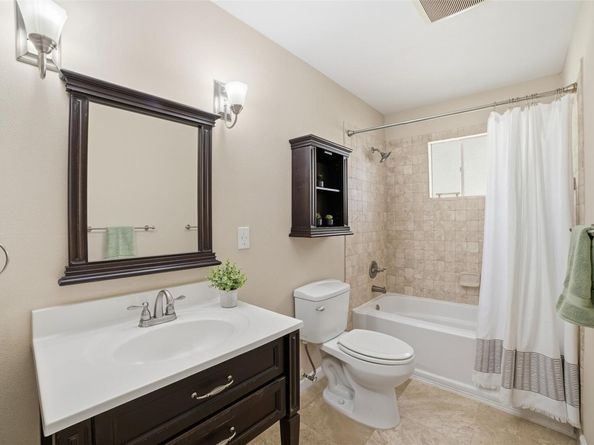 8801 Tallwood DR Unit B, Austin TX 78759