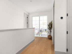 4901 Gladeview DR B, Austin TX 78745