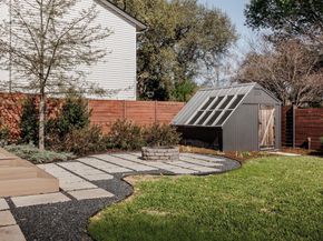 7402 Whistlestop DR, Austin TX 78749
