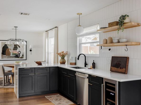 7402 Whistlestop DR, Austin TX 78749