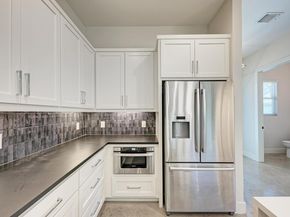 918 Cardinal LN A, Austin TX 78704