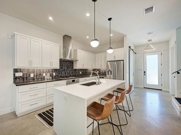 918 Cardinal LN A, Austin TX 78704
