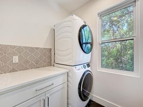 918 Cardinal LN A, Austin TX 78704