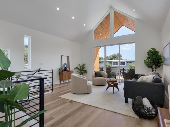 511 South Park DR 2, Austin TX 78704